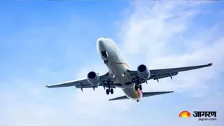 वाराणसी एयरपोर्ट पर एयर शो रिहर्सल से उड़ानें बाधित यात्री परेशान।