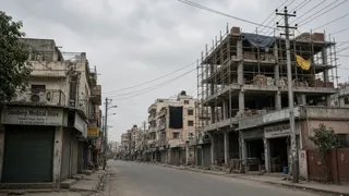 ककरोई रोड स्थित देवनगर की गली नंबर दो में निर्माण कार्य के दौरान करंट लगने से दो युवकों की मौत हो गई। एआई इमेज