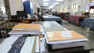 बारामुला में पटवारियों को रोज दफ्तर में बैठना होगा। (फाइल फोटो)