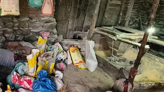 कश्मीर के गांवों में आज भी पानी से चलता है आटा पीसने का काम। (फाइल फोटो)