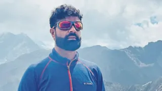 कश्मीर के पहाड़ों में छिपे कुदरत के नगीने खोजते हैं जाहिद। (फोटो-इंटरनेट मीडिया)