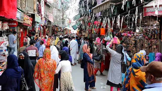 स्मार्ट बन रहा जम्मू, पर क्या महफूज हैं महिलाएं? पिंक पेट्रोल गायब, पुराने बाजारों में कैमरों की कमी