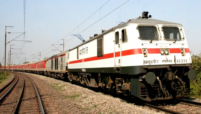 त्योहारी सीजन में उत्तर रेलवे ने बढ़ाईं विशेष ट्रेनें, यात्रियों को मिलेगी सुविधा
