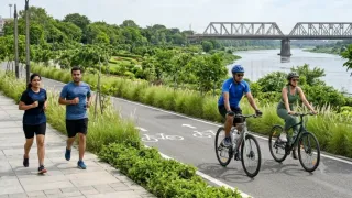 यमुना किनारे बनेगा साइकिल ट्रैक। फोटो: एआई जनरेटेड