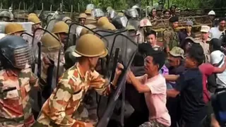 अरुणाचल प्रदेश में प्रदर्शनकारी और पुलिसकर्मियों के बीच झड़प (फोटो-सोशल मीडिया)