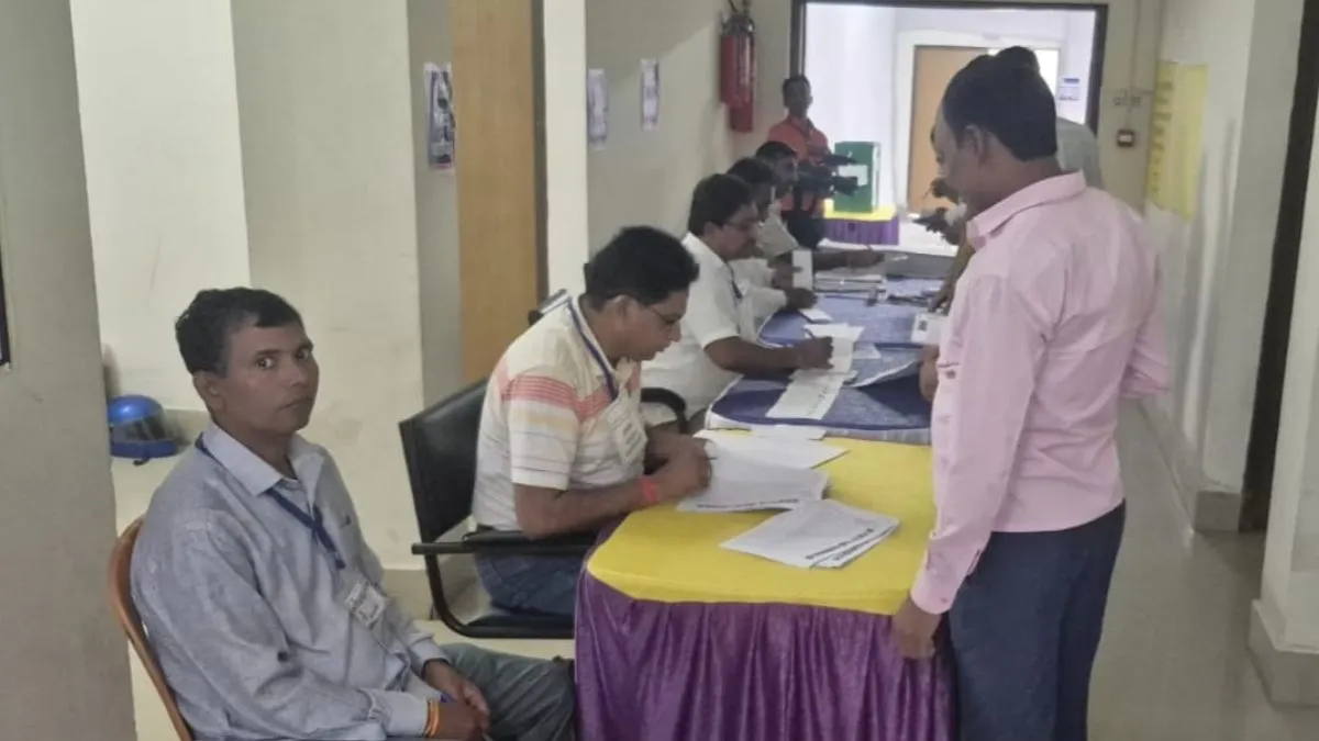 Kosi Graduate Election Voting Begins in 14 Bihar Districts (1)