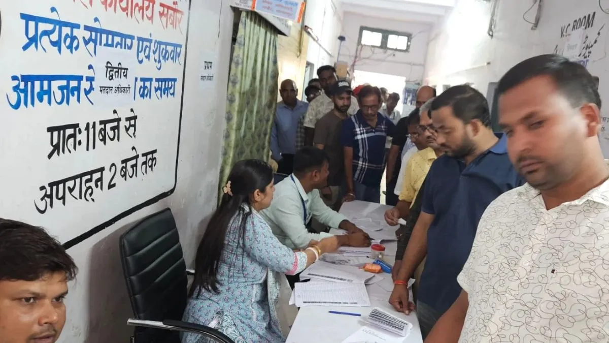 Kosi Graduate Election Voting Begins in 14 Bihar Districts (3)
