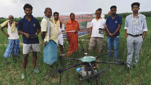 ड्रोन से 5 मिनट में 1 एकड़ खेत में छिड़काव, आधी लागत दे रहे किसान; बिहार सरकार दे रही 50% सब्सिडी
