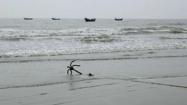 बंगाल: मंदारमणि समुद्र तट पर नहाने उतरे छह दोस्त डूबे, चार बचाए गए; दो लापता
