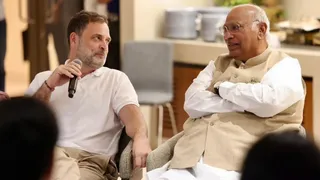 लोकसभा में विपक्ष के नेता राहुल गांधी और कांग्रेस अध्यक्ष मल्लिकार्जुन खरगे। (फाइल फोटो)