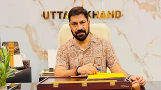 डा. साकेत बडोला।