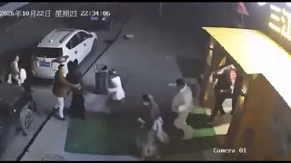 पेरिस के पास सड़क पर गोलीबारी (फोटो-रॉयटर्स)