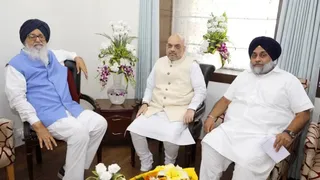 शाह के बाद सुखबीर ने भी दिए गठबंधन के संकेत। फाइल फोटो