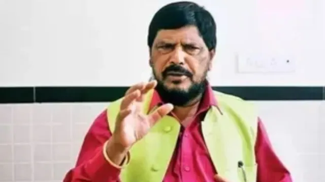 'पीएम मोदी का विकेट उड़ाना राहुल के बस में नहीं', रामदास आठवले का विपक्ष पर निशाना