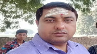 आजमगढ़ में ट्रक की टक्कर से बाइक सवार शिक्षक की दर्दनाक मौत।