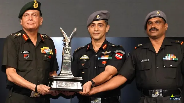 सैन्य विमानन में उत्कृष्ट प्रदर्शन, थल सेना प्रमुख ने दो आर्मी एविएशन स्क्वाड्रनों को प्रदान की फ्लाइट सेफ्टी ट्राफी
