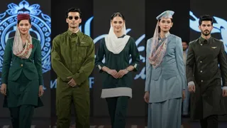 पाकिस्तान इंटरनेशनल एयरलाइंस ने केबिन क्रू के लिए नई यूनिफॉर्म पेश की