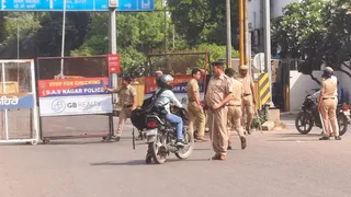 सरकार से बैठक के आश्वासन पर रोडवेज कर्मचारियों का धरना समाप्त।