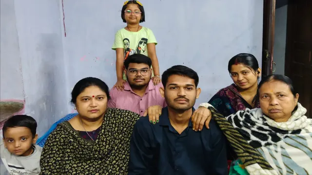पिता का साया उठा, झेली आर्थिक तंगी: संघर्ष की मिसाल बनकर सीए परीक्षा के झारखंड टॉपर बने रुद्र राज
