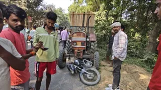हादसे में एक पिता-पुत्र भी गंभीर रूप से घायल