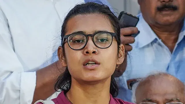 नेहा बोरा पर दिल्ली पुलिस का शिकंजा, आज SEM कोर्ट में भरना होगा बॉन्ड; हाई कोर्ट से नहीं मिली राहत
