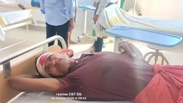 जमुई में बाउंड्री वाल को लेकर खूनी संघर्ष, पुलिस के सामने चले लाठी-डंडे; 12 घायल
