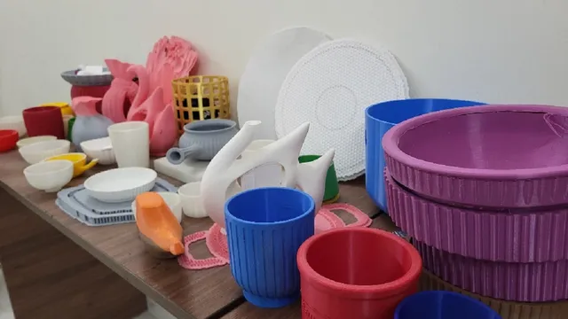 खुर्जा पॉटरी इंडस्ट्री में बड़ा बदलाव: 3D प्रिंटिंग से मिनटों में तैयार हो रहे मनचाहे डिजाइन; पारंपरिक कला व तकनीक का मेल

