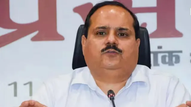 पीलीभीत के बाद आजमगढ़ की मतदाता सूची में भी गड़बड़ी, कंप्यूटर सहायक व पांच बीएलओ के विरुद्ध कार्रवाई