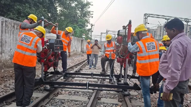 Indian Railways : अब मिनटों में दुरुस्त होगी रेल पटरी, पोर्टेबल हाइड्रोलिक मशीन जल्द दूर करेगी खामी
