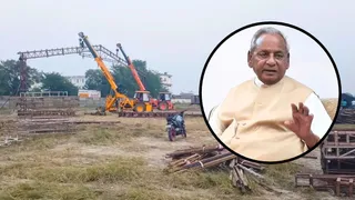 तालानगरी स्थित मैदान में बेसिक शिक्षा राज्यमंत्री (स्वतंत्र प्रभार) संदीप सिंह व उनके छोटे भाई सौरभ सिंह वर्मा की सगाई को लेकर शुरू हुईं तैयारियां। जागरण