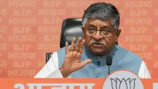 राहुल 'बालहठ' के कारण एक नवंबर को रैली करने पर अड़े। (पीटीआई)