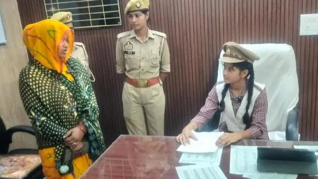 उन्नाव में छात्रा अनिका मिश्रा बनीं एक दिन की थानाध्यक्ष, पुलिसकर्मियों को दिए निर्देश