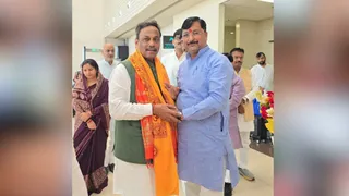 भाजपा के राष्ट्रीय महासचिव विनोद तावड़े अयोध्या पहुंचे, जहां उन्होंने श्रीरामलला के दर्शन किए।