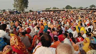 34 साल से बाबा के मार्गदर्शन में चल रही थी ब्रज यात्रा