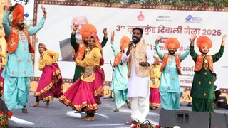 शुक्रवार की शाम सूफी गायक कंवर ग्रेवाल की दमदार आवाज, सूफियाना अंदाज और पंजाबी संगीत की शानदार प्रस्तुति ने पूरे माहौल को संगीतमय बना दिया। जागरण