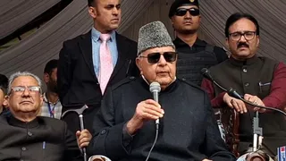 नेशनल कॉन्फ्रेंस के प्रमुख फारूक अब्दुल्ला ने शनिवार को उत्तरी कश्मीर के बारामूला में एक रैली में भाषण दिया। सौ. सोशल मीडिया