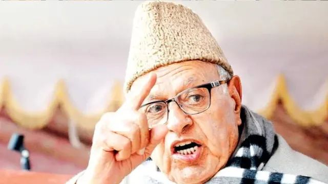 'पैसे खत्म हो रहे, अब कैसे होगा गुजारा?' सऊदी में फंसे कश्मीर के 34 उमराह यात्री, परिजनों की सरकार से मदद की गुहार
