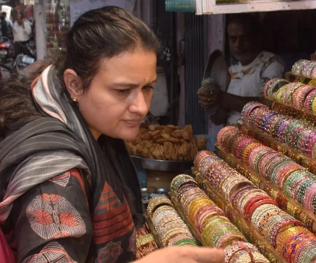 karwa choth woman saman