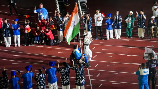 रंगारंग कार्यक्रम के साथ पैरा एशियाई खेलों का समापन, निशानेबाज मोना अग्रवाल और एथलीट निषाद कुमार ने लहराया तिरंगा

