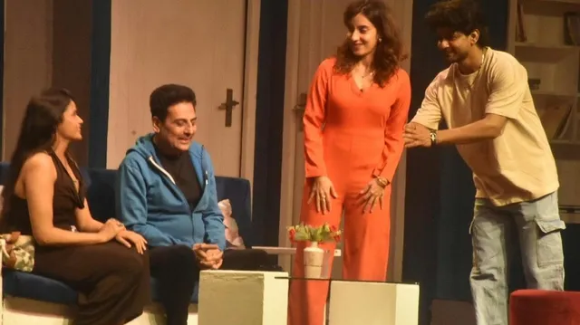जमशेदपुर में बोले 'तारक मेहता' फेम शैलेश लोढ़ा: मोबाइल ने युवाओं को किताबों से दूर किया, कलम से ही आती है क्रांति
