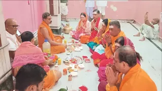 शीध्र दर्शनम के रास्ते पूजा करने वालों की लगी रही भीड़।