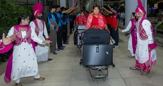 दक्षिण कोरिया की पुरुष हॉकी टीम का एयरपोर्ट पर जोरदार स्वागत।