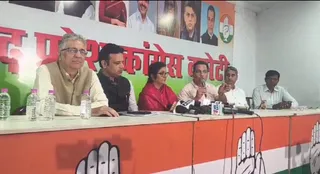 चंडीगढ़ सेक्टर-35 स्थित कांग्रेस भवन में आयोजित प्रेस कॉन्फ्रेंस में एआईसीसी की इंचार्ज रजनी पाटिल व अन्य।