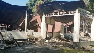 अरुणाचल में हाइड्रोपावर प्रोजेक्ट को लेकर हिंसक प्रदर्शन के बाद तोड़फोड़(फोटो: एएनआई)