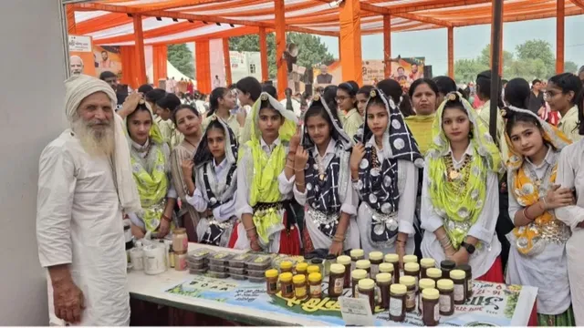 विदेशों में छाए बाजरा के बिस्किट, अमेरिका-इंग्लैंड से आ रहे ऑर्डर; हरियाणा के किसान की हो रही मोटी कमाई

