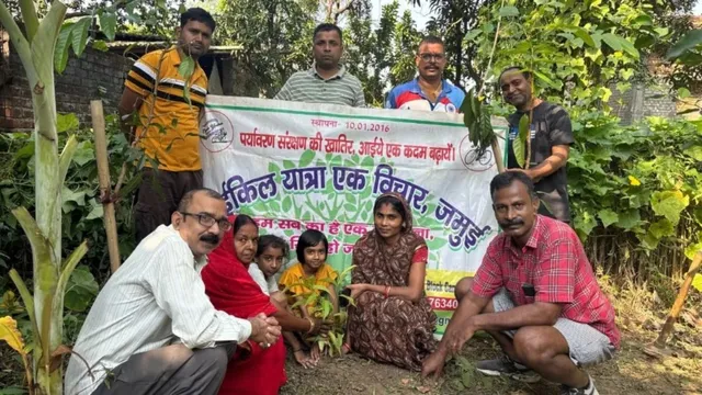 564वीं साइकिल यात्रा से जमुई में पर्यावरण बचाने का संदेश, मिट्टी की सेहत सुधारने और पौधे लगाने के लिए किया जागरूक
