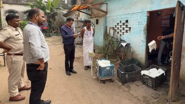 मोमोज और मिठाइयों में चमड़ा रंगने वाले रंग का इस्तेमाल, होटलों में नकली पनीर; धनबाद में दुकानदारों को चेतावनी
