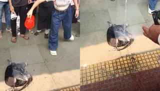 मुंबई लोकल ट्रेन के डिब्बे में पावर बैंक फटा।