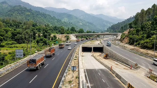 उत्तराखंड में बनेंगे कई फ्लाईओवर, लालकुआं-हल्द्वानी बाईपास को भी केंद्र की हरी झंडी