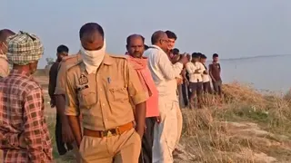 गंगा में बहते ट्रॉली बैग में मिला युवती का शव।